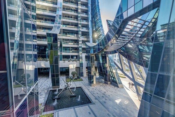 Studio Design - 1 queensize-säng med bäddsoffa - kök - utsikt mot innergården | Utsikt från rummet