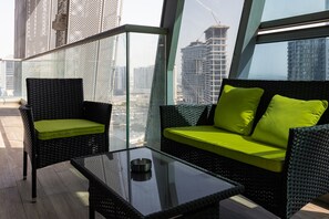 Appartement panoramique, 2 chambres, cuisine, vue sur le canal | Balcon