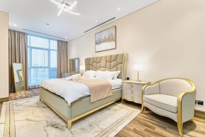 Leilighet – premium, 2 soverom, kjøkken, kanalutsikt | Individuelt dekorert, individuelt innredet og skrivebord