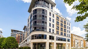 Unclassified image, 3 of 26, button - Spacious Modern Flat in Chelsea Harbour (London)