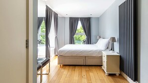 Unclassified image, 2 of 26, button - Spacious Modern Flat in Chelsea Harbour (London)