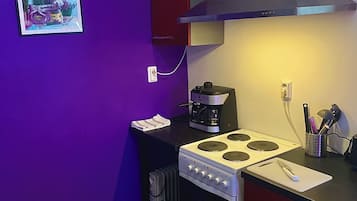 Deluxe Bungalow, Patio | Private kitchen | Full-size fridge, microwave, oven, stovetop