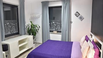 Deluxe Double Room, Patio | 1 bedroom, free WiFi