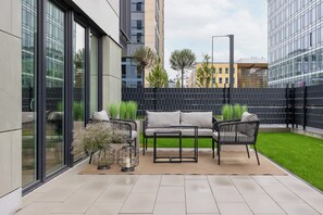 Apartment, 2 Bedrooms, 2 Bathrooms | Terrace/patio - LUX Domaniewska by Renters Prestige (Warsaw)