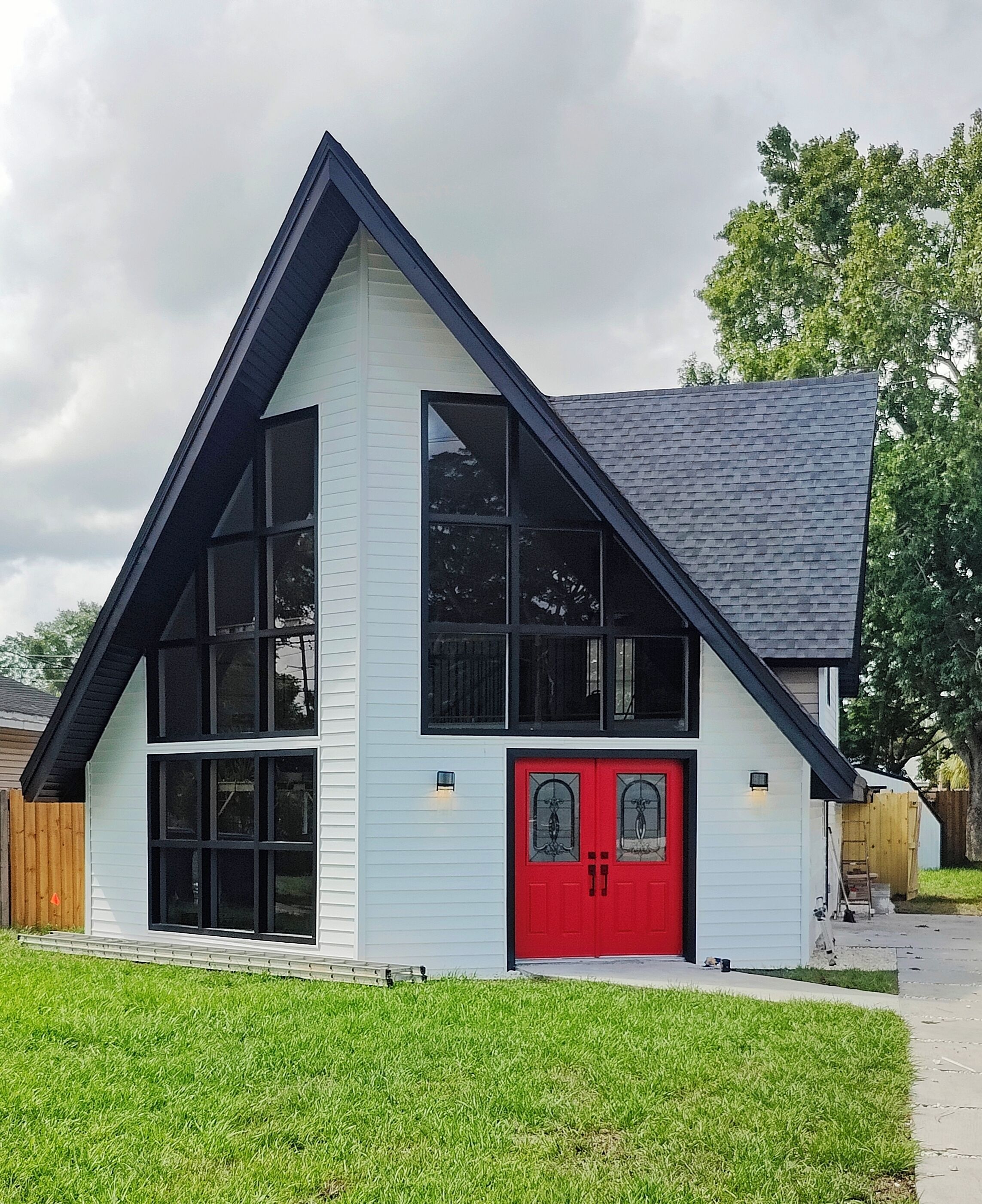 Coastal A-Frame house 3 bedroom with pool table, hot tub, arcades - pet welcome
