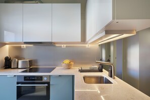 Departamento Confort, patio, vista al jardín | 1 habitación, sábanas de algodón egipcio y ropa de cama de alta calidad 