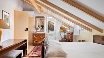 Deluxe Double Room, City View | 1 bedroom, Egyptian cotton sheets, premium bedding, memory foam beds