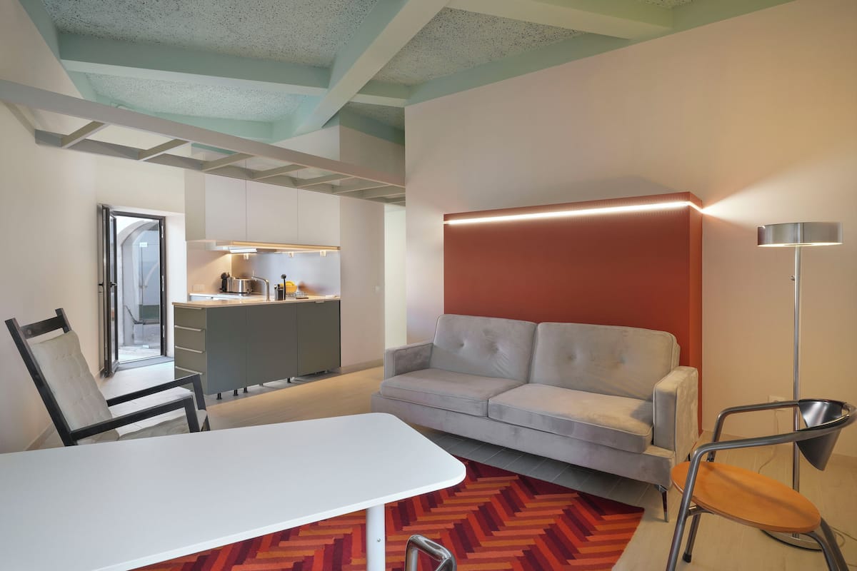 Comfort-Apartment, Terrasse, Gartenblick | Bettwäsche aus ägyptischer Baumwolle, hochwertige Bettwaren