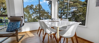 Jetty View: Bellbird Cabin - Feel a sense of nature in this rural environment