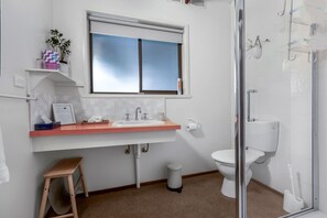 Douche, serviettes fournies