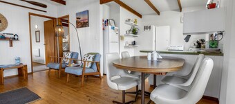 Jetty View: Rosella Cabin - Feel a sense of nature in this rural environment