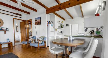 Jetty View: Rosella Cabin - Feel a sense of nature in this rural environment