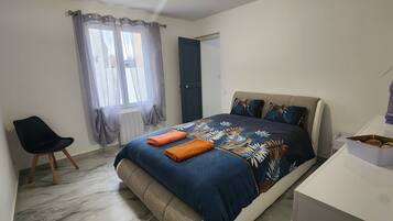 2 chambres, fer et planche à repasser, lit parapluie, Wi-Fi gratuit