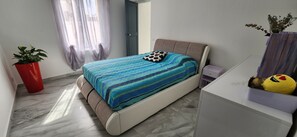 2 chambres, fer et planche à repasser, lit parapluie, Wi-Fi gratuit