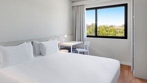 In-room safe, desk, iron/ironing board (on request), WiFi (free) - B&B HOTEL Zaragoza Centro (Zaragoza)
