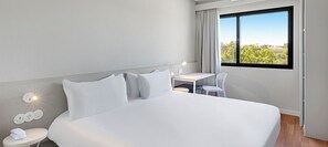 1 bedroom, in-room safe, desk, iron/ironing board