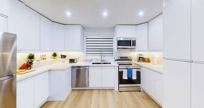 Luxury 7 Bedroom/3 Bath Home