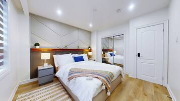 7 bedrooms, iron/ironing board, WiFi, bed sheets