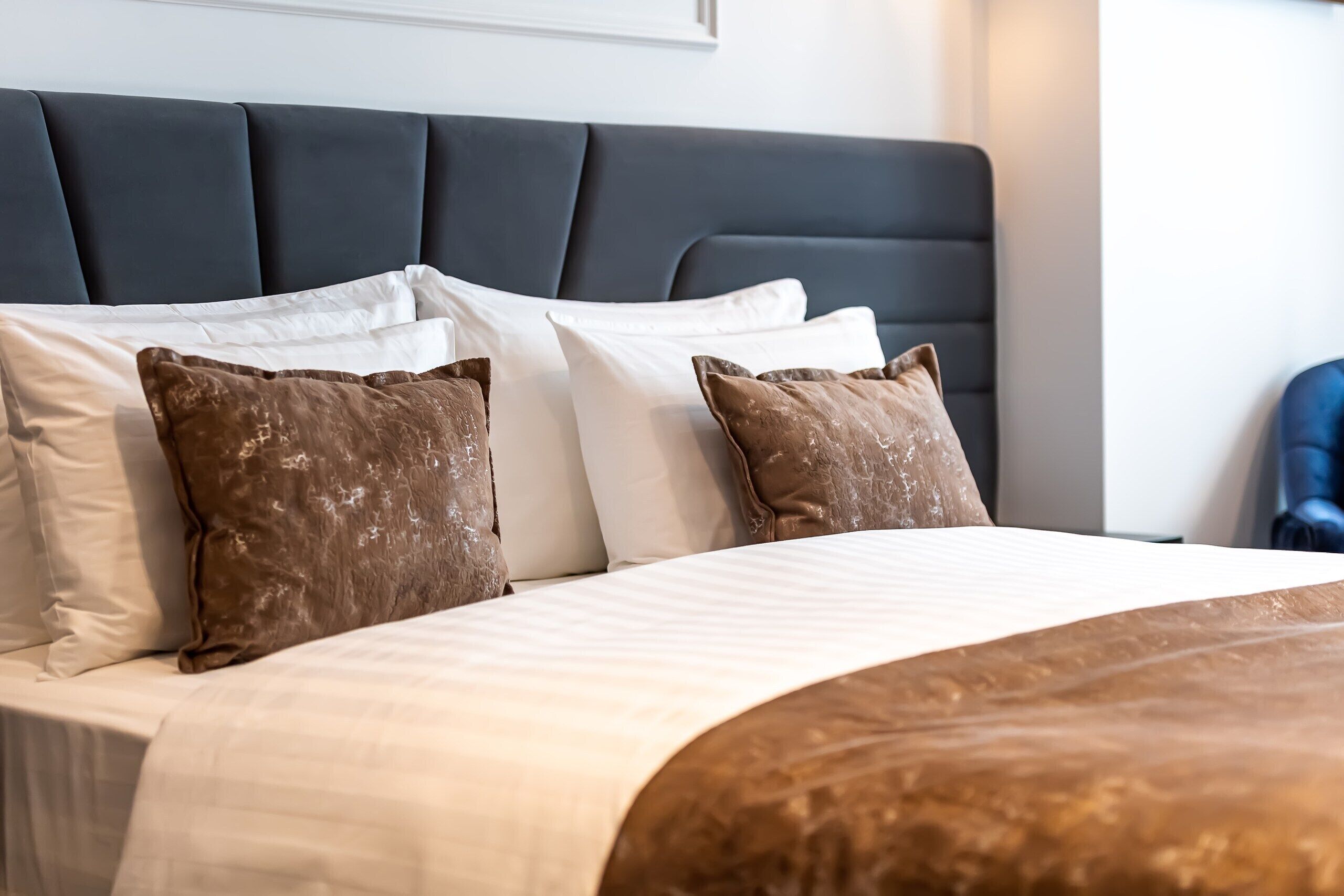 Habitación doble estándar, 1 cama Queen size | Artículos del minibar gratis y caja de seguridad en la habitación 