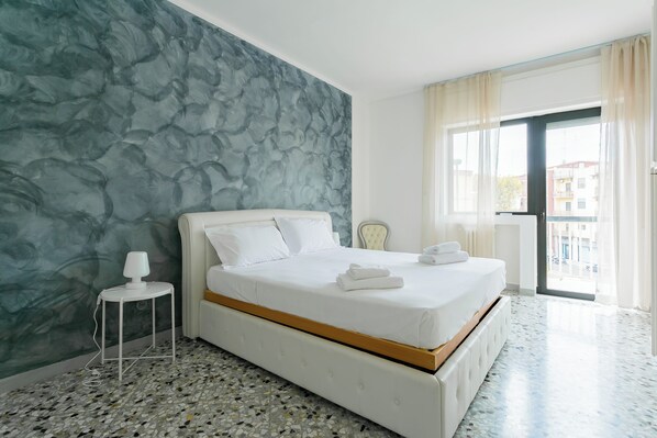 公寓, 陽台 | 3 間臥室、搖籃/嬰兒床、床單