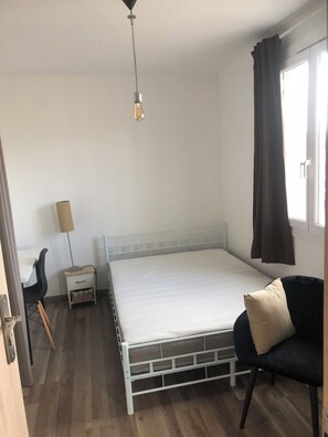 4 quartos, ferros/tábuas de passar roupa, Wi-Fi, roupa de cama