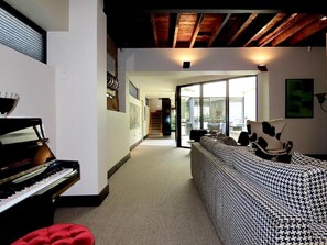 Interior - Inner City Deluxe Accommodation (Hobart)