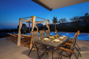 Outdoor dining - Astonishing villa Golden Lion in welcoming Primošten with spectacular view (Primošten)