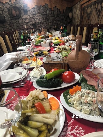 Desayuno completo incluido todos los días . Nor Nreni Hotel