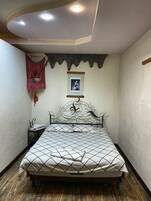 Design Double Room | Blackout drapes, iron/ironing board, free WiFi