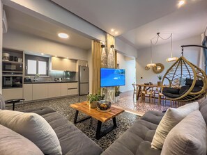 Smart TV, books, stereo