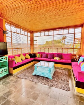 Smart-TV, peis og fotballspill