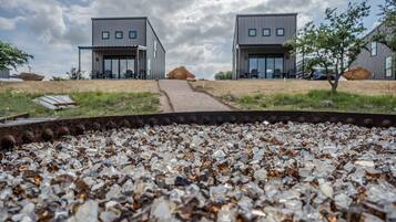 House | 2 bedrooms, desk, Internet