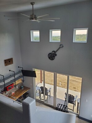 2 bedrooms, desk, Internet - Miranda In The Hill Country - Hacienda Amor (Johnson City)