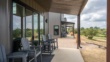 Casa | 2 camere, una scrivania, Internet