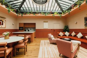 Roseraie Suite | Premium bedding, in-room safe, individually decorated - Le Jardin De Verre by Locke (Paris)