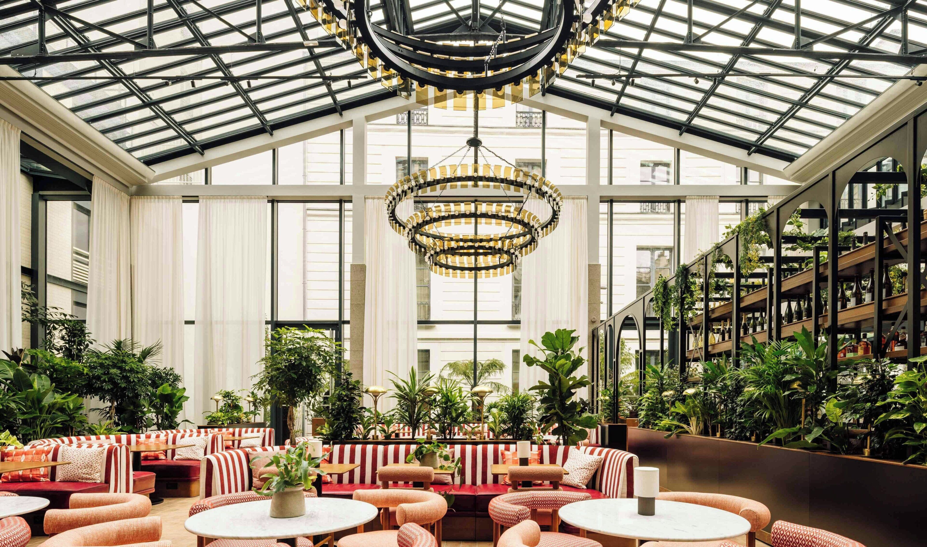 Petit déjeuner, déjeuner, dîner et brunch servis sur place
