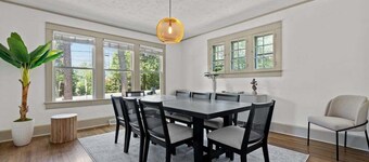Charming, cozy home close to everything downtown! Perfect for large groups!