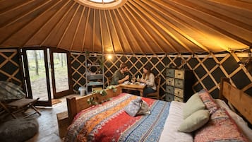 Lều tiện nghi đơn giản | Trang trí khác biệt, trang bị nội thất với thiết kế riêng biệt