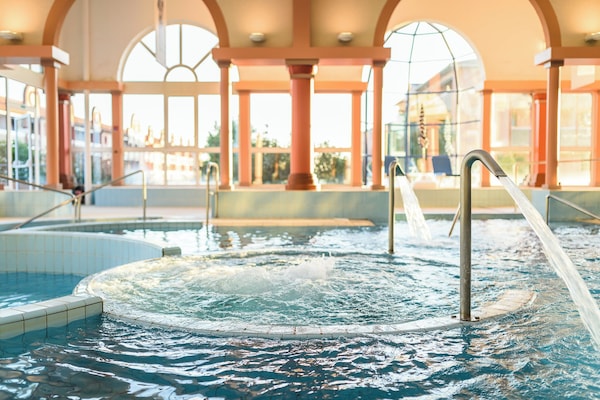 Hot tub, hot springs/mineral springs