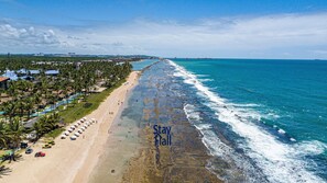 방갈로 | 해변 | 해변에 위치, 백사장