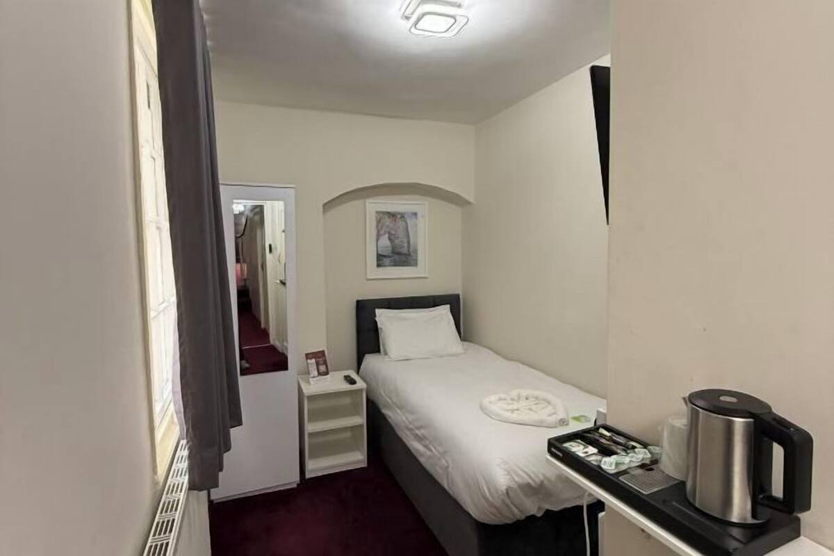 Desk, free WiFi, bed sheets