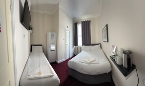 Familjerum | Skrivbord, gratis wi-fi och sängkläder