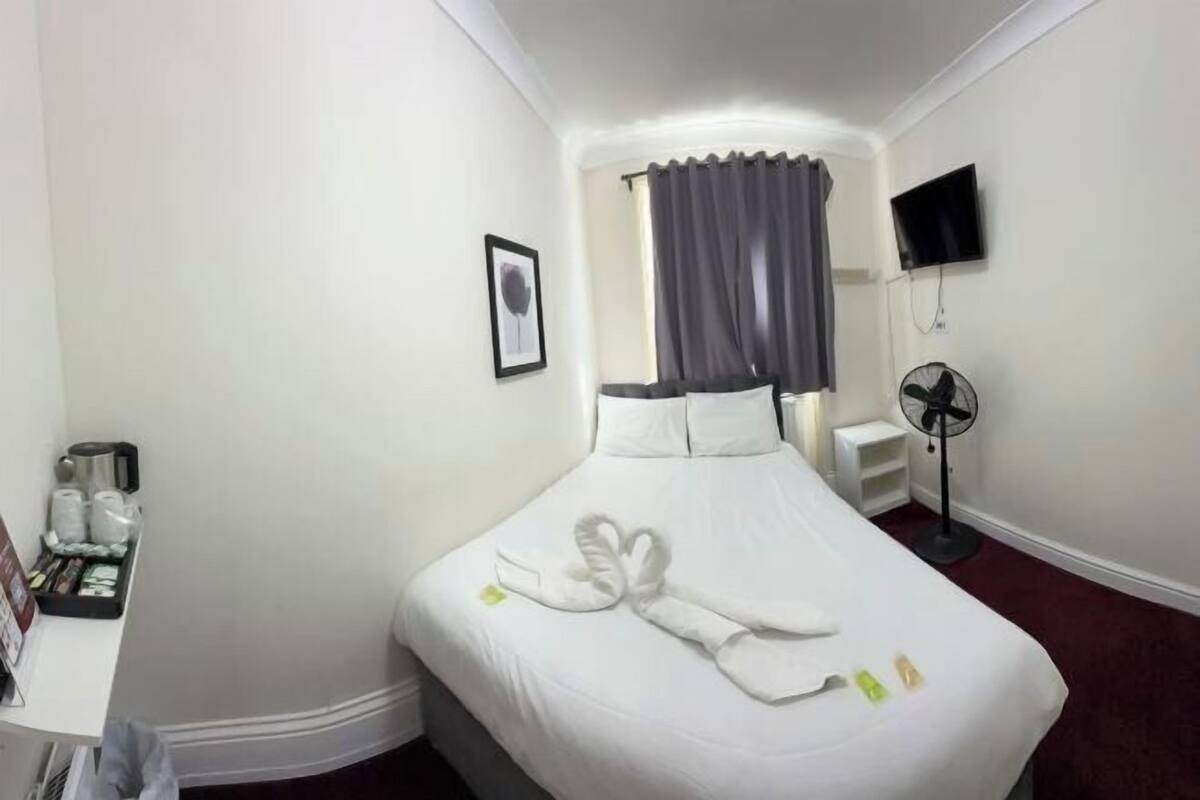 Desk, free WiFi, bed sheets
