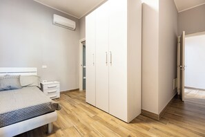 4 soverom, strykejern/-brett, wi-fi og sengetøy