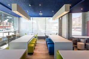 Dining - B&B HOTEL Zaragoza Plaza Mozart  (Zaragoza)