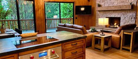 Cabin, 3 Bedrooms, Balcony, Garden View | Interior