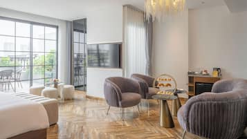 Priviledge Balcony | In-room safe, free WiFi, bed sheets
