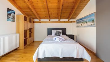 4 habitaciones, escritorio, tabla de planchar con plancha y wifi