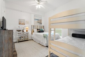 2 bedrooms, desk, free WiFi, bed sheets