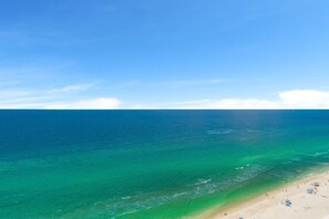 On the beach - SPECTACULAR GULF FRONT VIEWS!  20TH FLOOR !! RECENTLY RENOVATED! SLEEPS 6! (Panama City Beach)